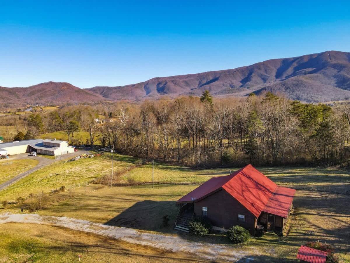 Beautiful View! Log Cabin,Fireplace,Hot Tub,Arcade,Pool,Fishing Sevierville Esterno foto