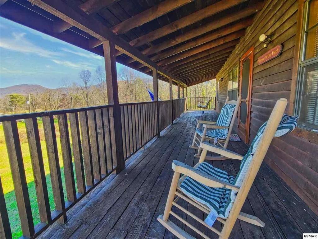 Beautiful View! Log Cabin,Fireplace,Hot Tub,Arcade,Pool,Fishing Sevierville Esterno foto