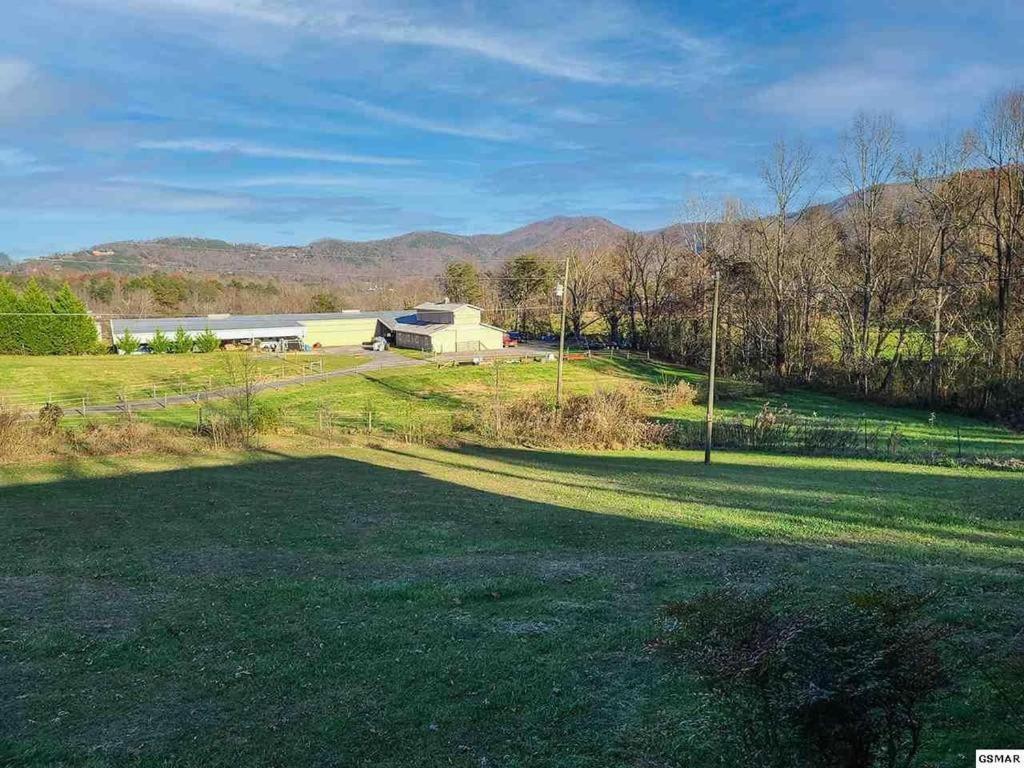 Beautiful View! Log Cabin,Fireplace,Hot Tub,Arcade,Pool,Fishing Sevierville Esterno foto