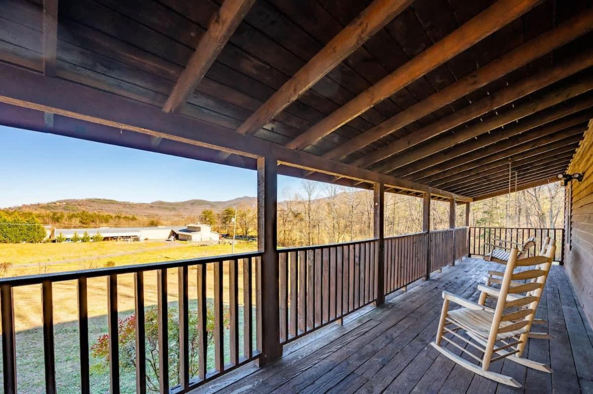 Beautiful View! Log Cabin,Fireplace,Hot Tub,Arcade,Pool,Fishing Sevierville Esterno foto