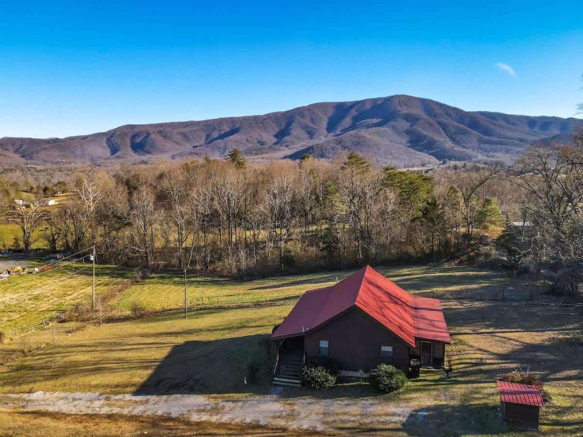 Beautiful View! Log Cabin,Fireplace,Hot Tub,Arcade,Pool,Fishing Sevierville Esterno foto